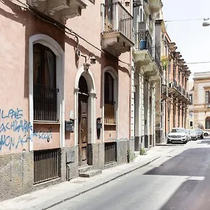 Vecchio Bastione • Unico Ambiente • • Aeroporto di Catania Fontana Rossa